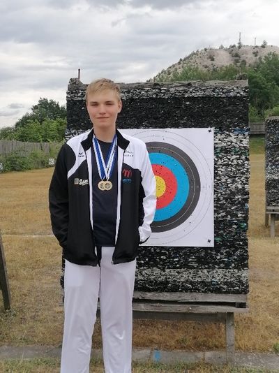 Max Rauchenberger erreichte zwei Mal eine Goldmedaille mit dem Recurvebogen in der Schüler A-Klasse.